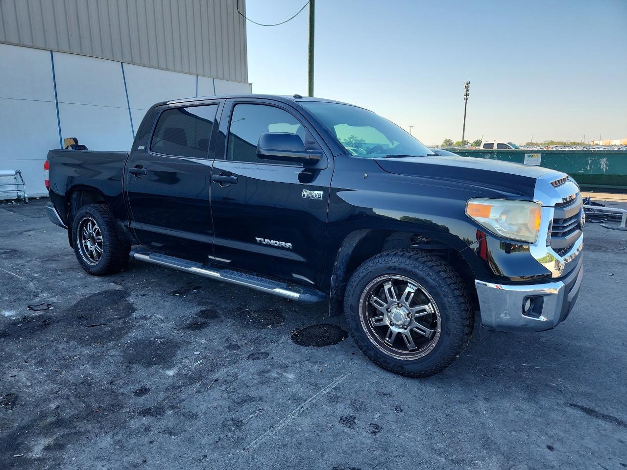2014 Toyota Tundra Sr5 - Image 4