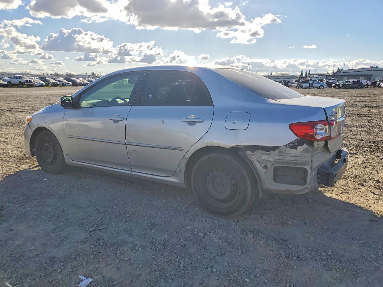 2011 Toyota Corolla Le - Фото 2