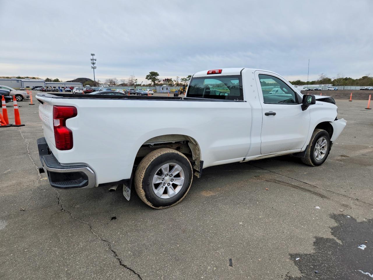 2019 Chevrolet Silverado C1500 - Image 3