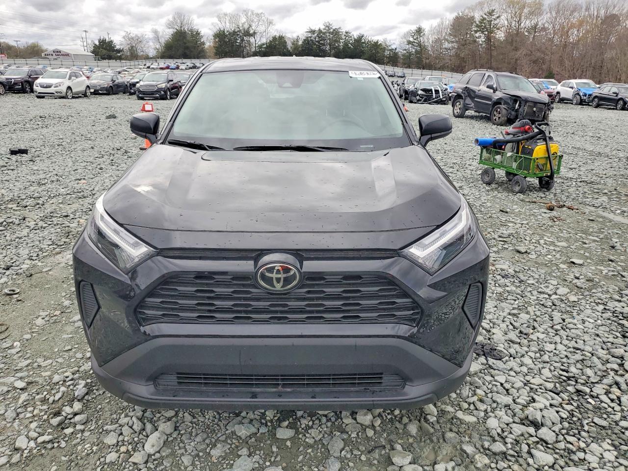 2025 Toyota Rav4 Le - Image 5