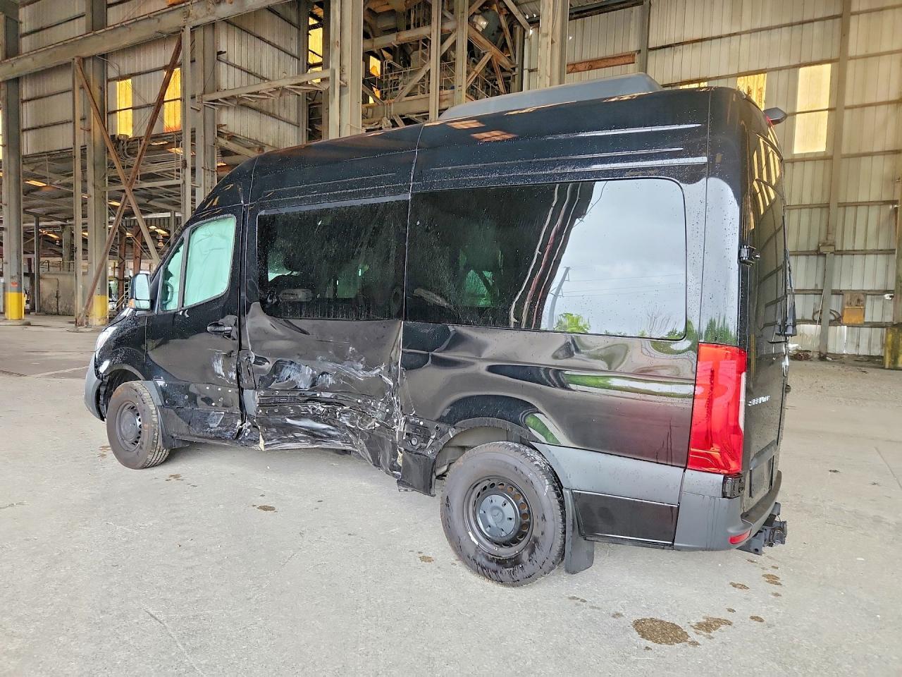 2025 Mercedes-Benz Sprinter 2500 - Фото 2