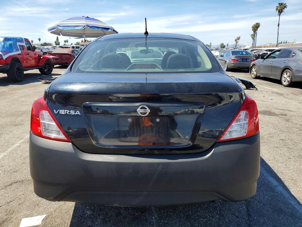 2016 Nissan Versa 1.6 S - Фото 6