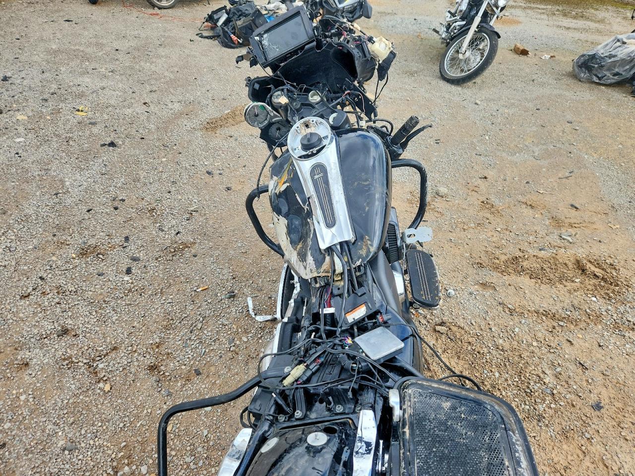 2017 Harley-Davidson Fltrx Road Glide - Image 6