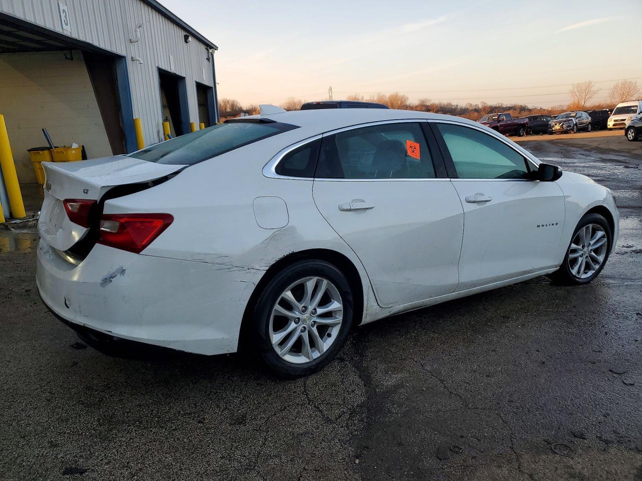 2017 Chevrolet Malibu Lt - Image 3