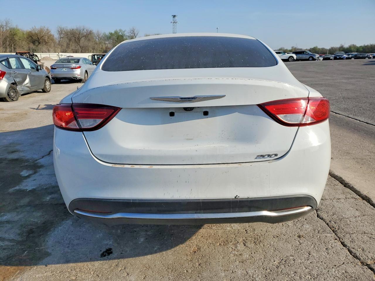 2016 Chrysler 200 Limited - Image 6