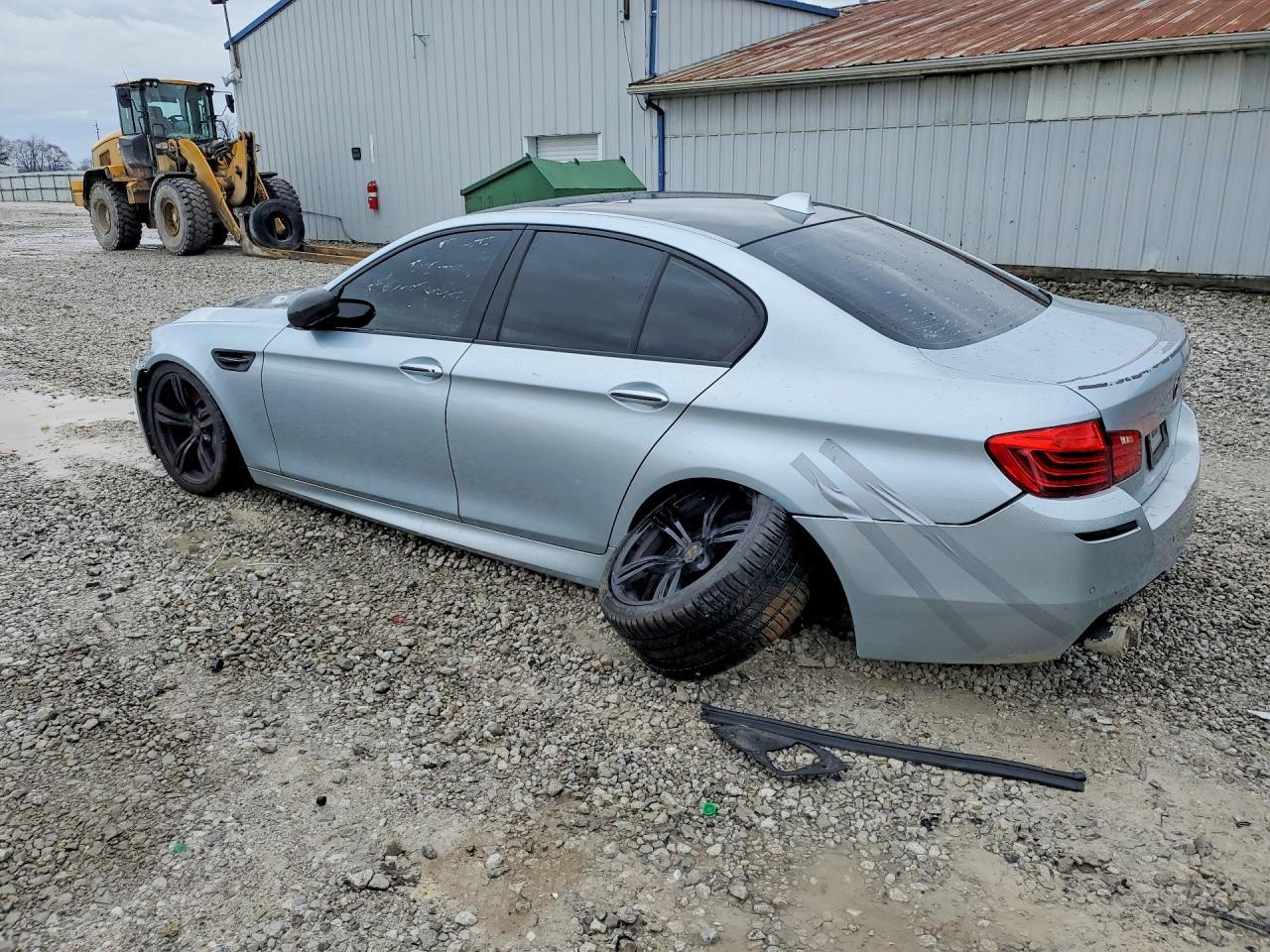 2016 BMW M5 - Фото 2