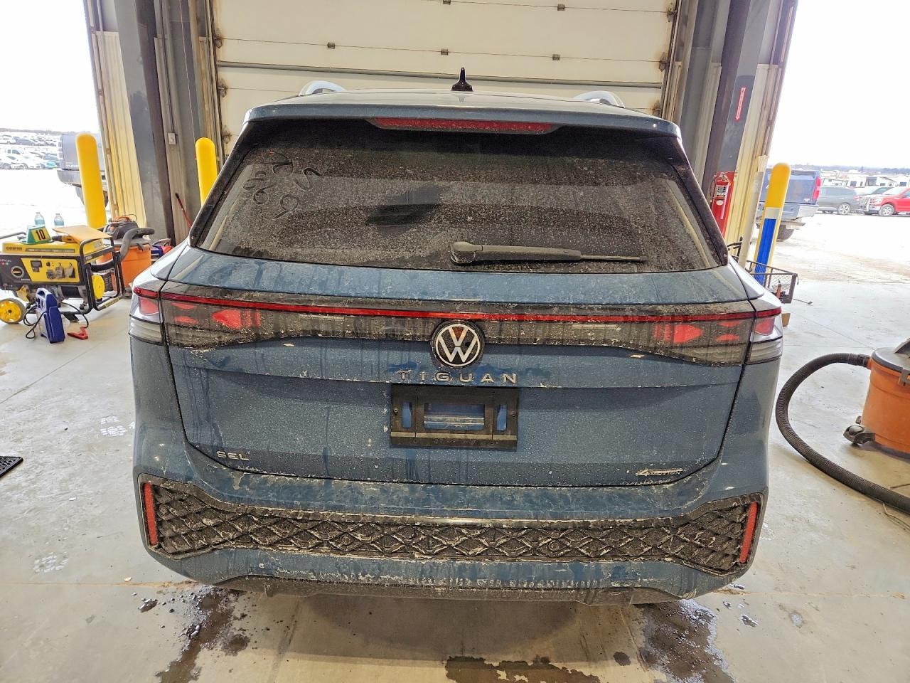 2025 Volkswagen Tiguan Sel R-Line Black - Фото 6