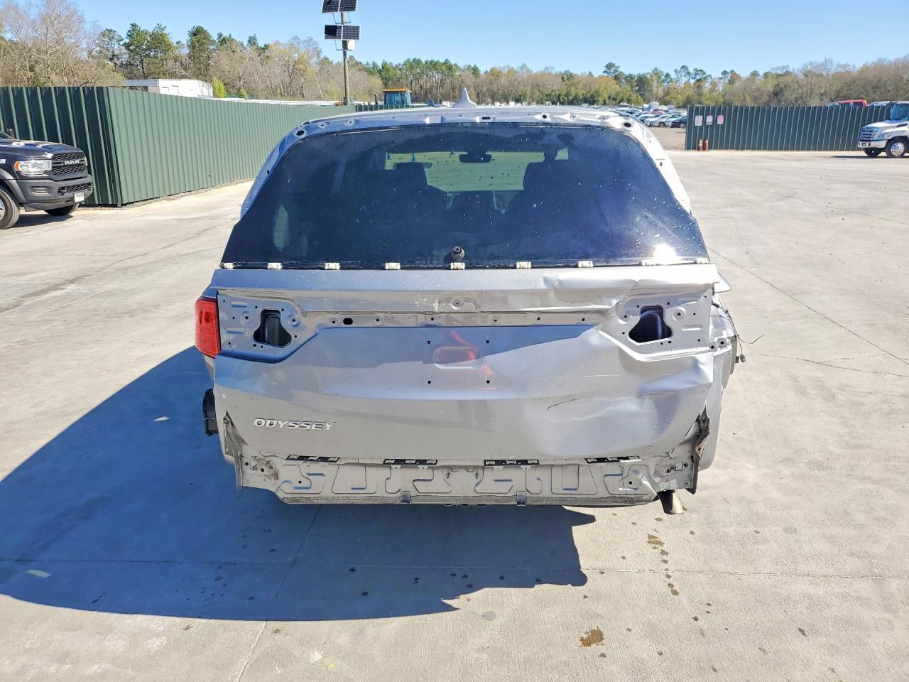 2023 Honda Odyssey Touring - Фото 6