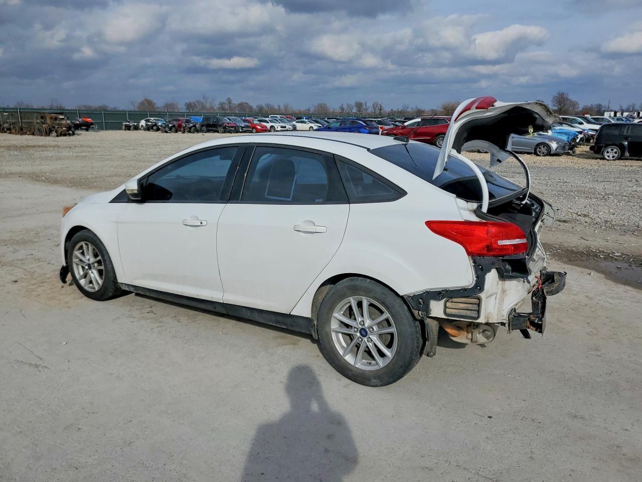 2017 Ford Focus Se - Image 2