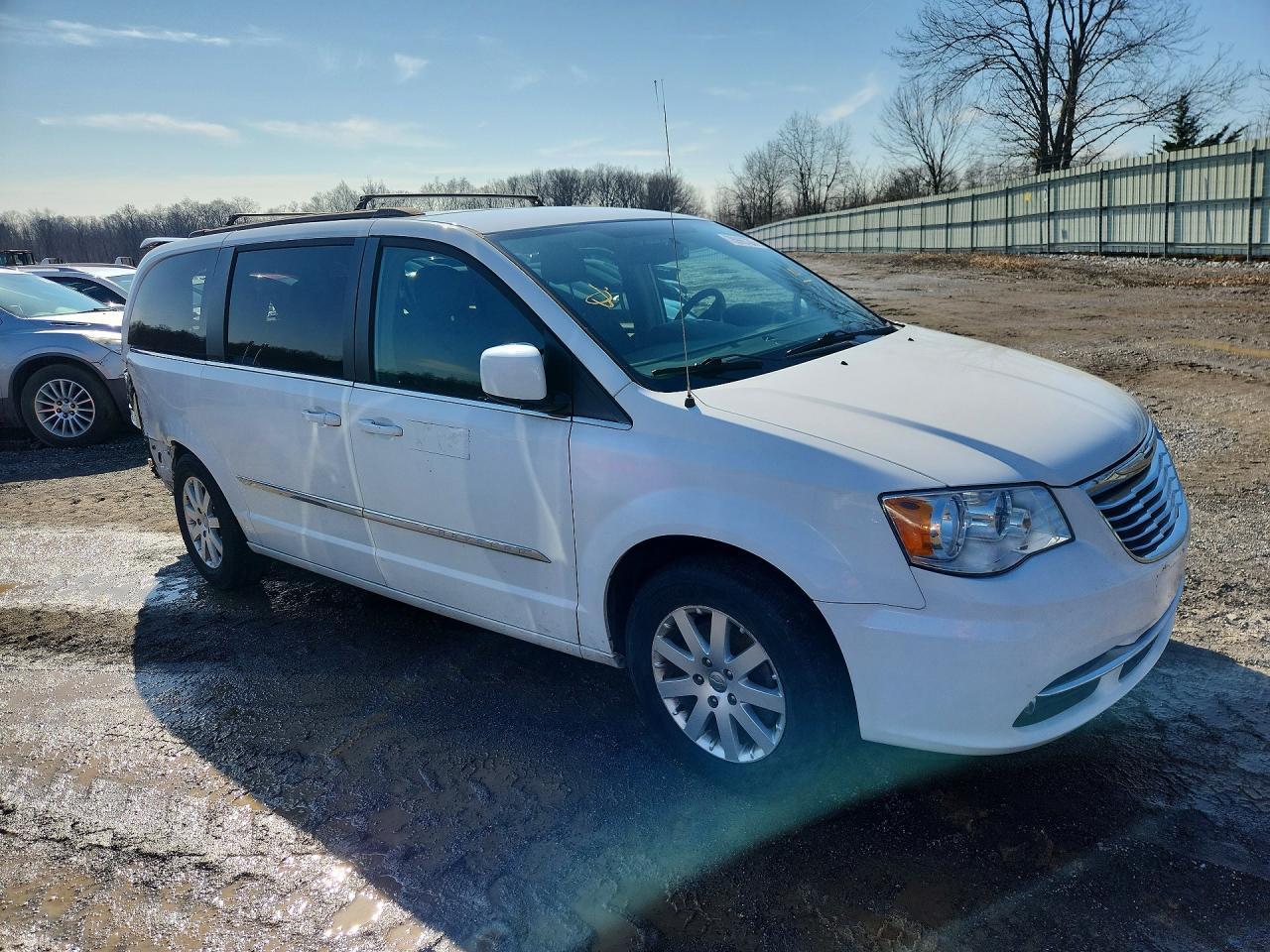 2015 Chrysler Town & Country Touring - Фото 4