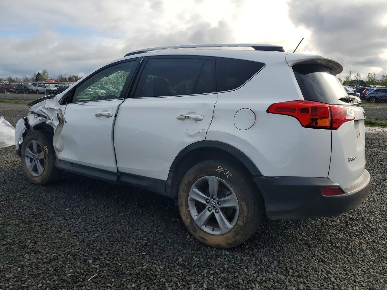 2015 Toyota Rav4 Xle - Image 2