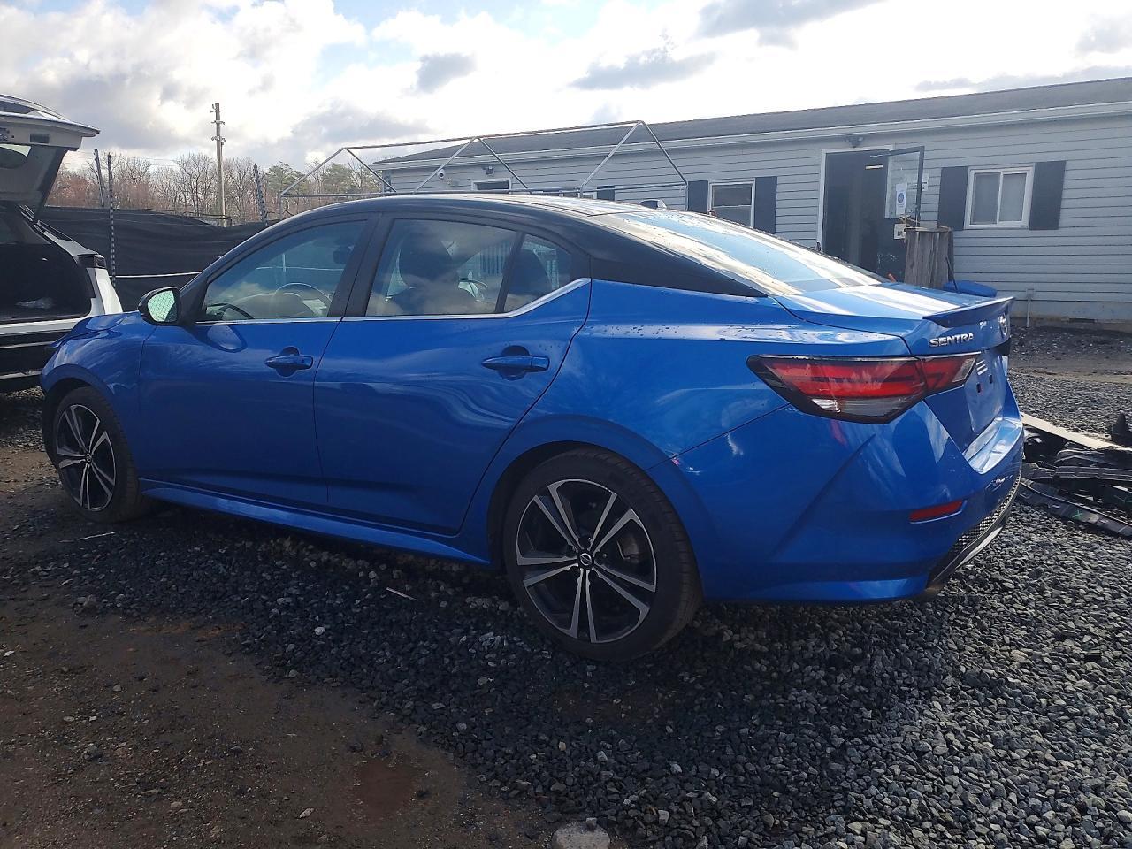 2022 Nissan Sentra Sr - Image 2