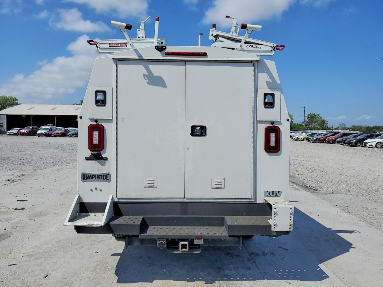 2019 Chevrolet Express - Image 6