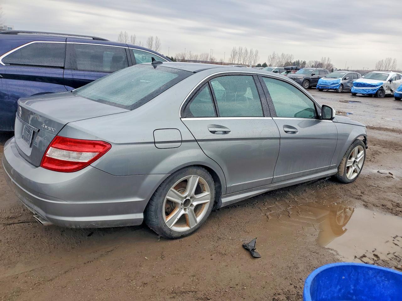2010 Mercedes-Benz C 300 4Matic - Фото 3