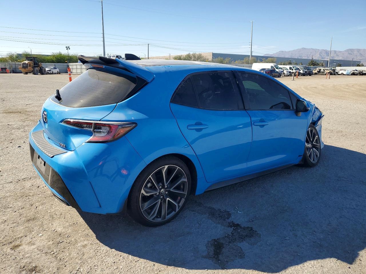2019 Toyota Corolla Hatchback Xse - Image 3