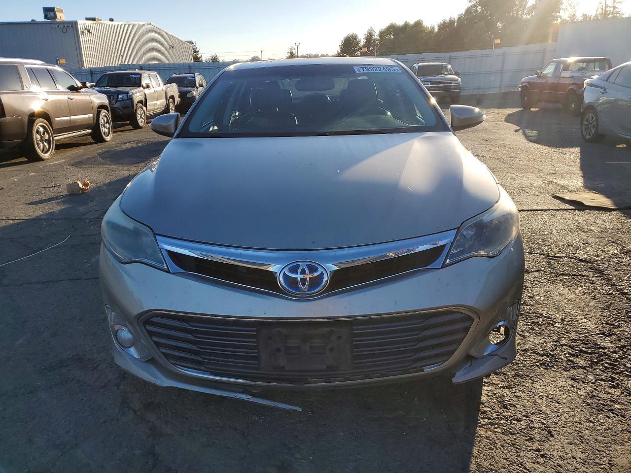 2013 Toyota Avalon Hybrid Limited - Image 5