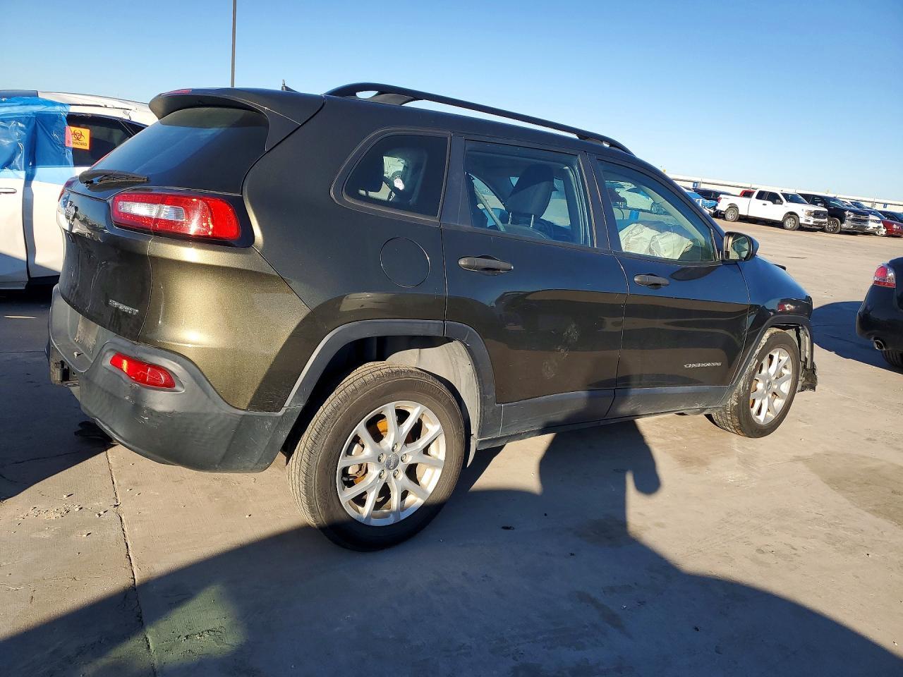 2016 Jeep Cherokee Sport - Фото 3