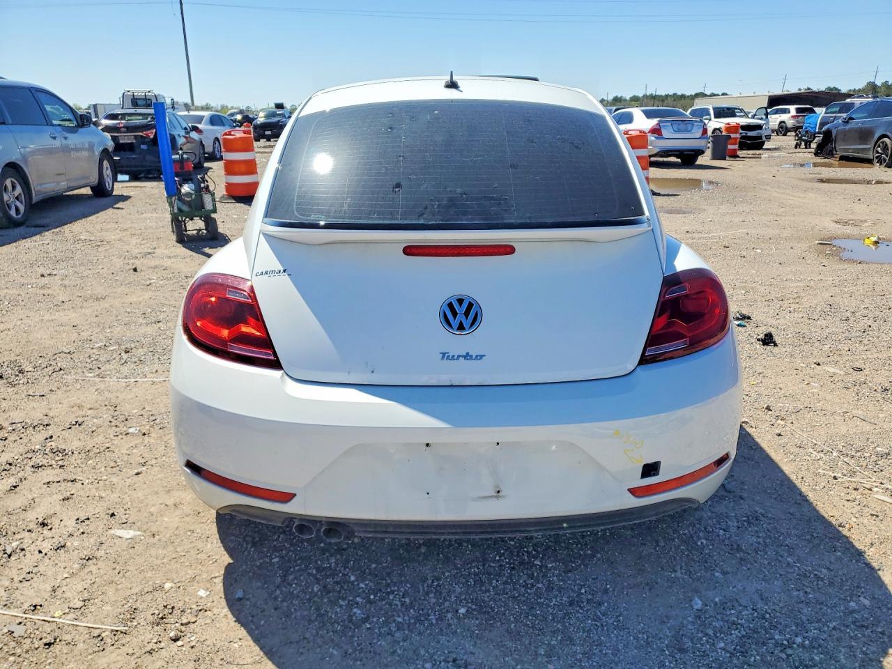 2019 Volkswagen Beetle - Image 6