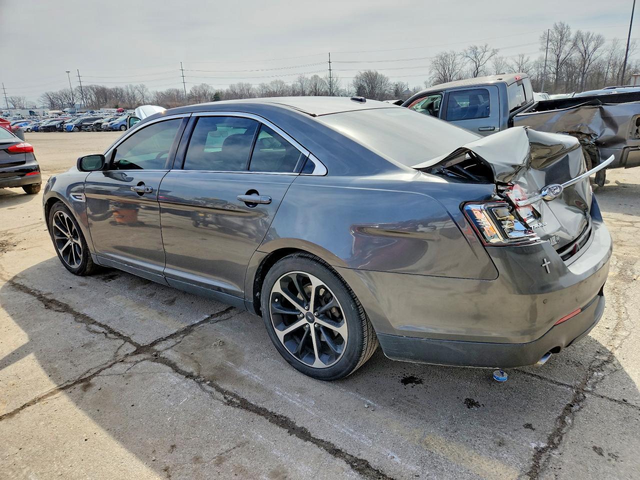 2016 Ford Taurus Limited - Image 2