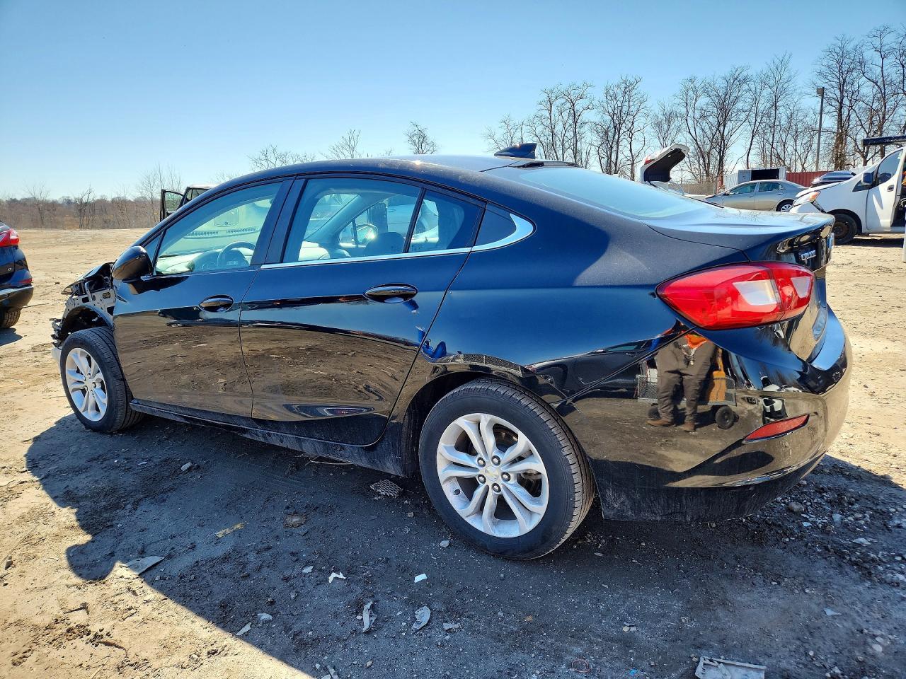 2019 Chevrolet Cruze Lt - Фото 2