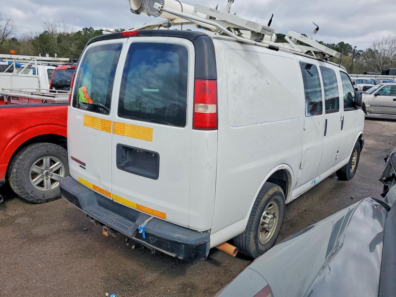 2013 Chevrolet Express G2500 - Фото 3