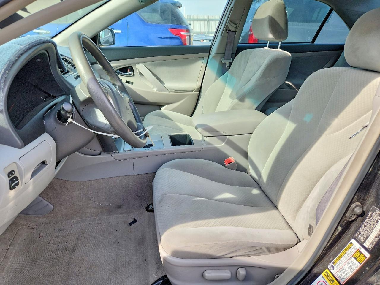 2009 Toyota Camry Le - Image 7