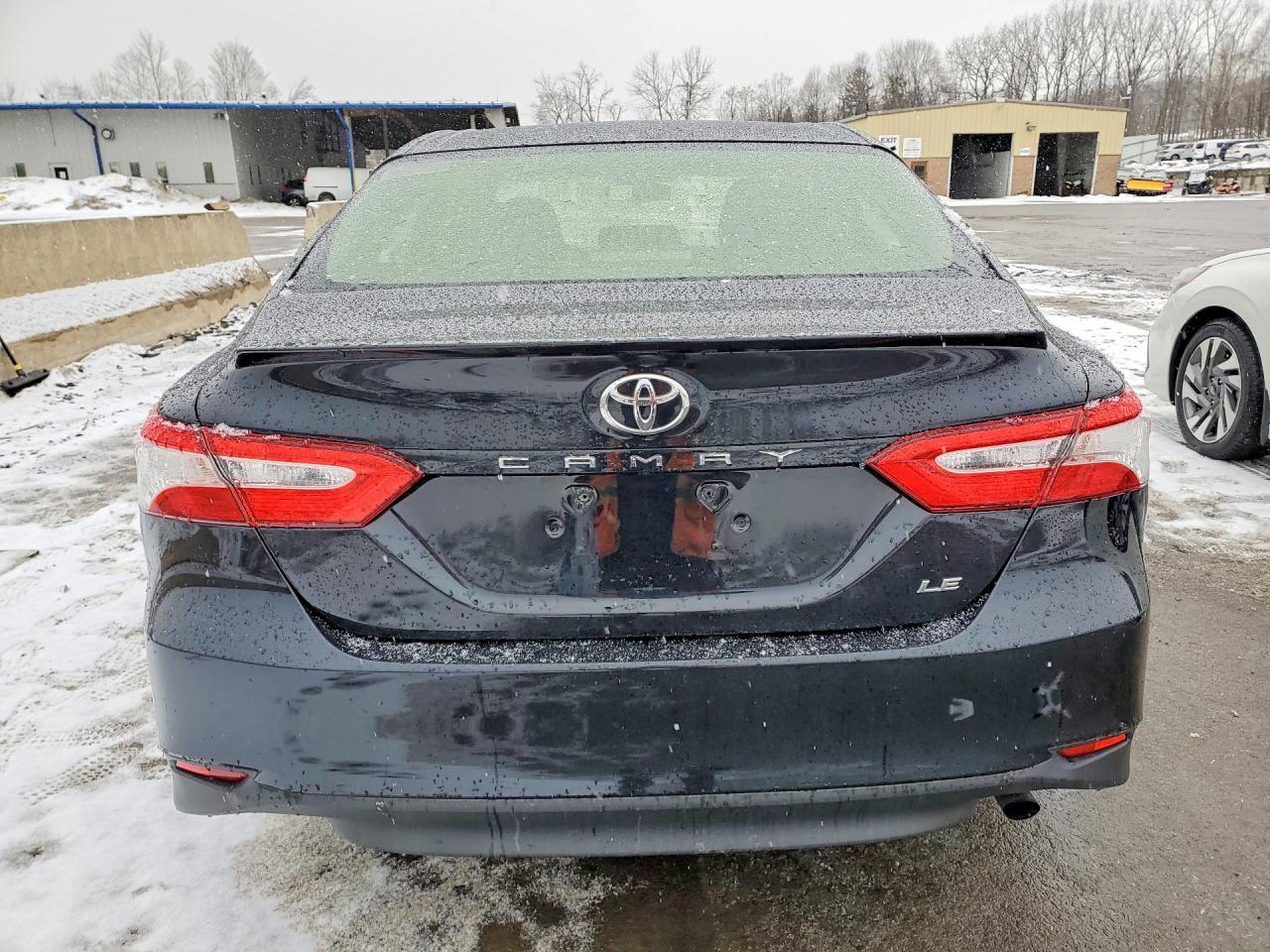 2018 Toyota Camry Le - Фото 6