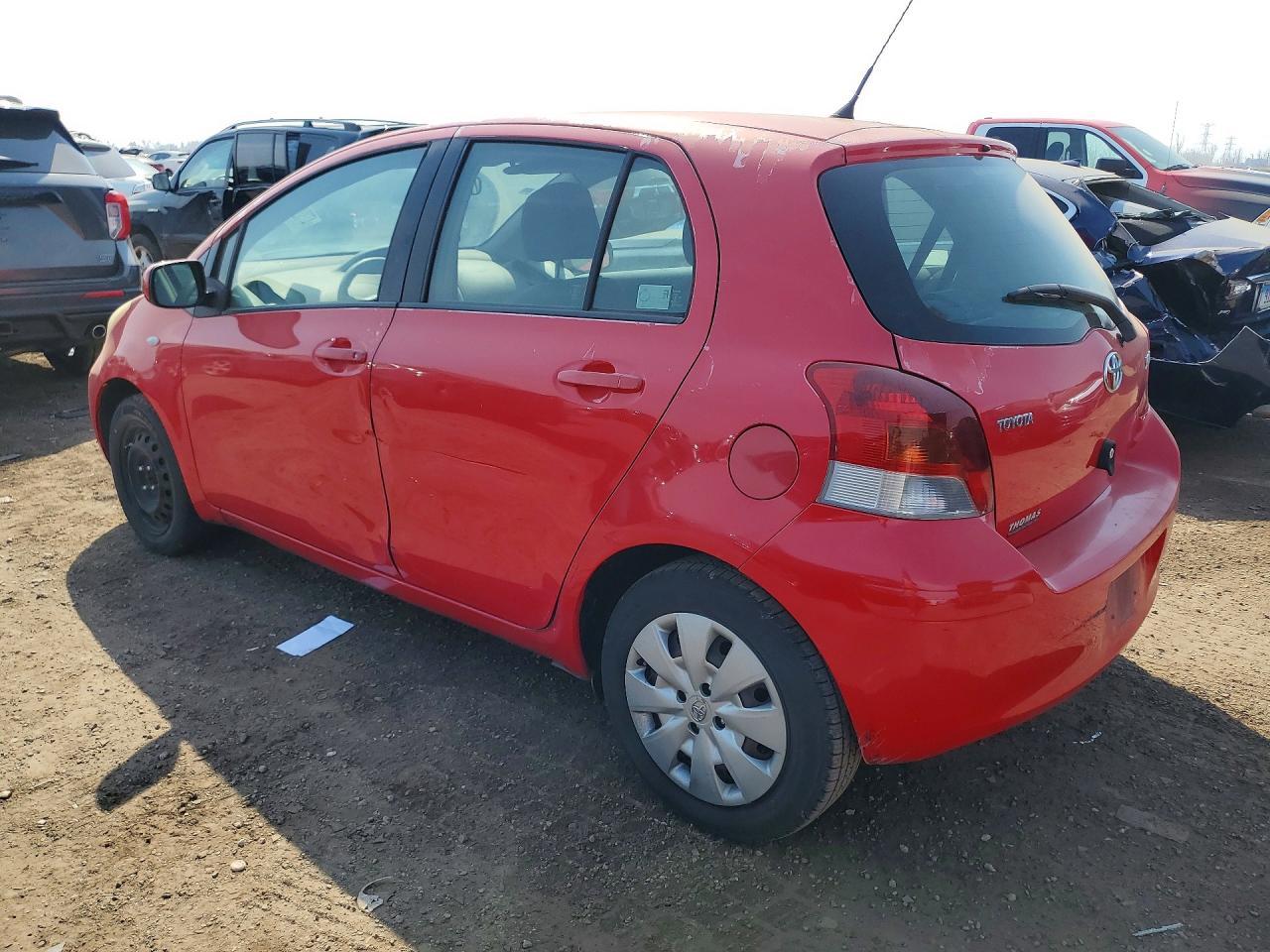 2011 Toyota Yaris Base - Фото 2