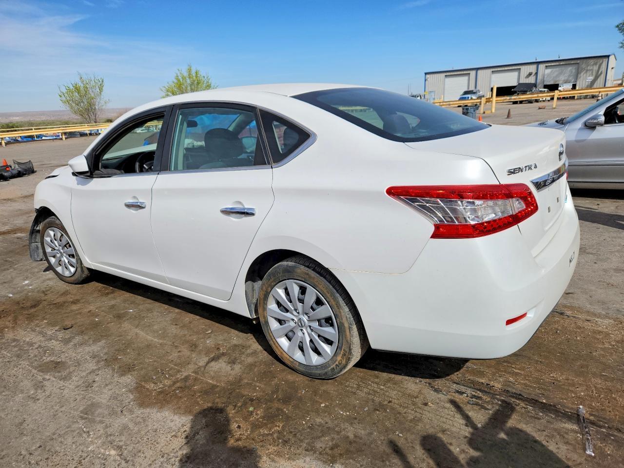 2014 Nissan Sentra S - Фото 2