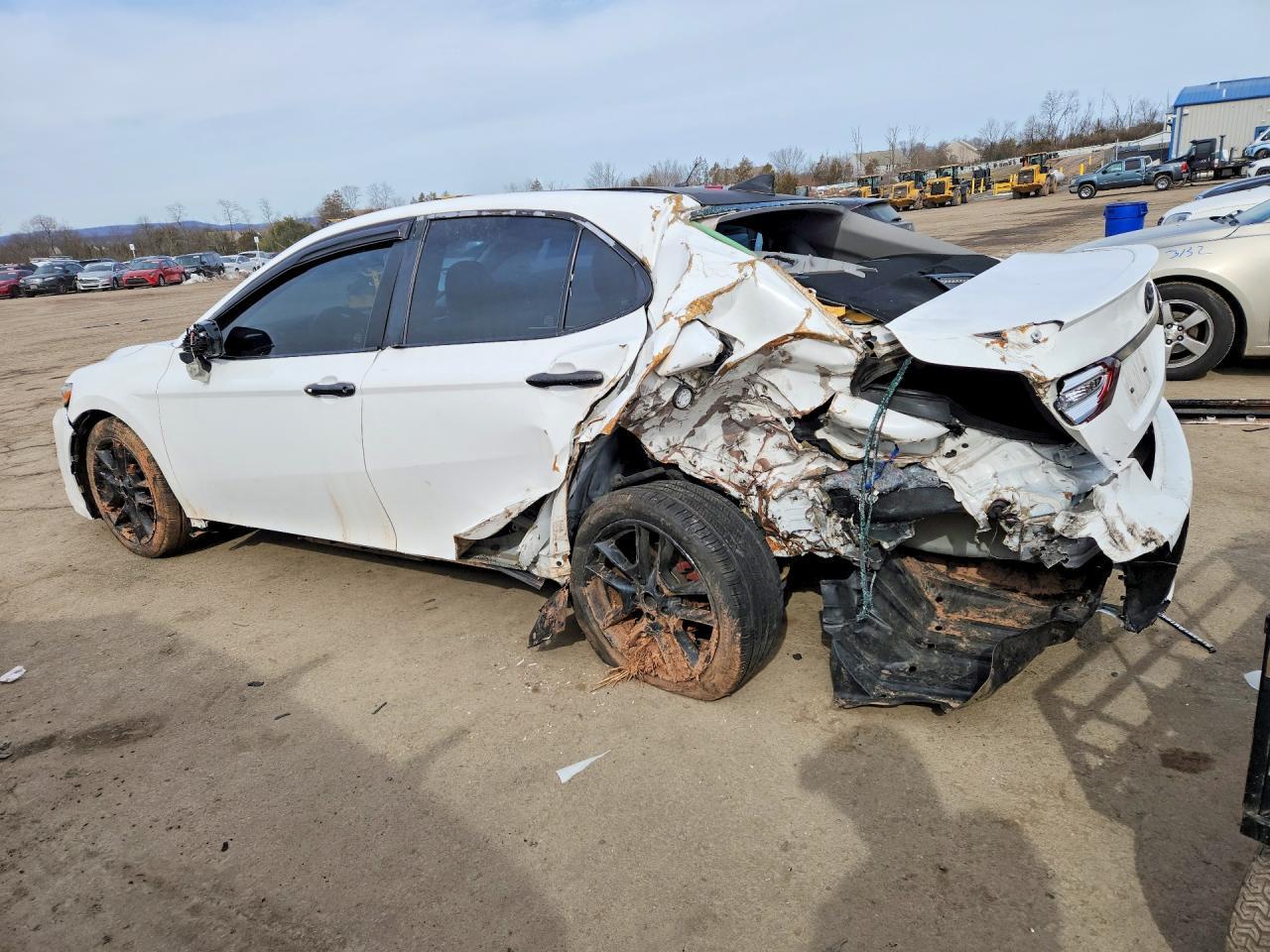 2018 Toyota Camry Se - Фото 2