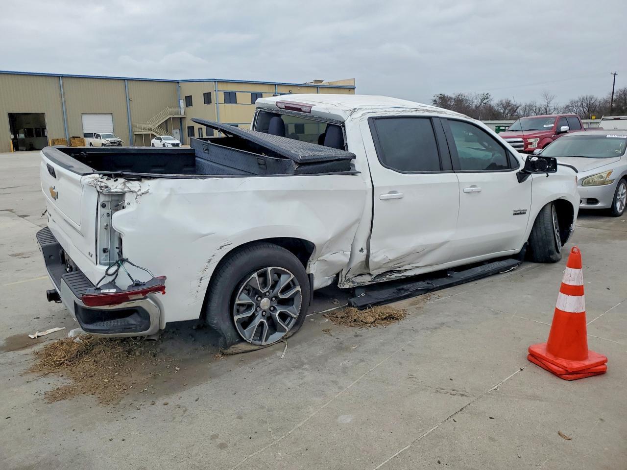 2023 Chevrolet Silverado C1500 Lt - Image 3