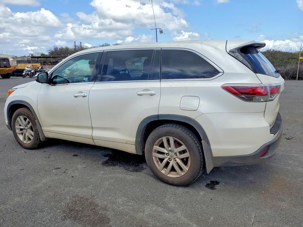 2014 Toyota Highlander Le - Фото 2