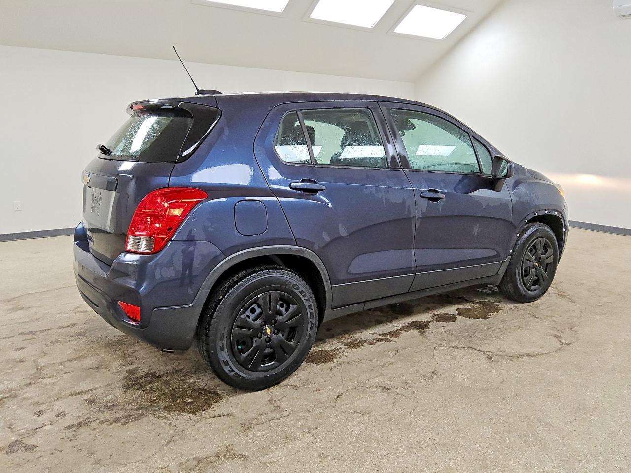 2018 Chevrolet Trax Ls - Image 3