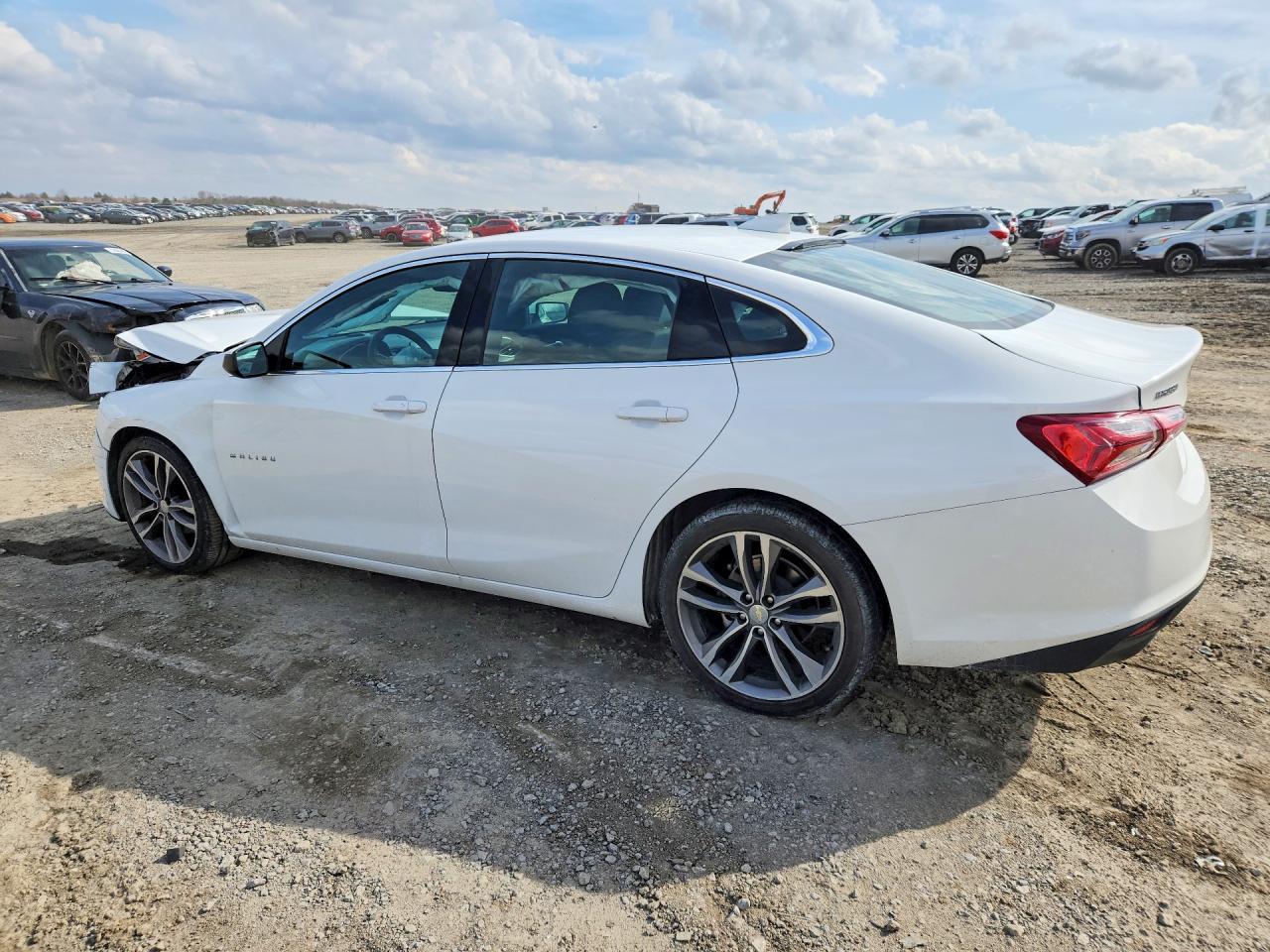 2022 Chevrolet Malibu Lt - Image 2