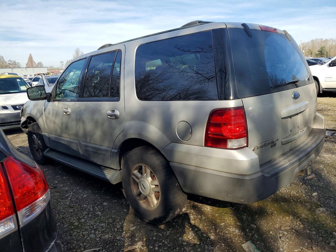 2004 Ford Expedition Xlt - Фото 2