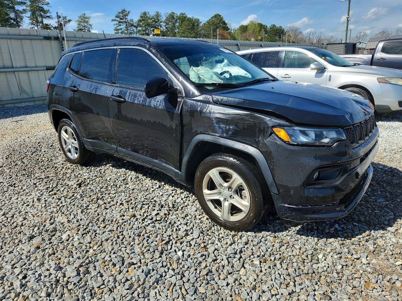 2024 Jeep Compass Latitude - Image 4