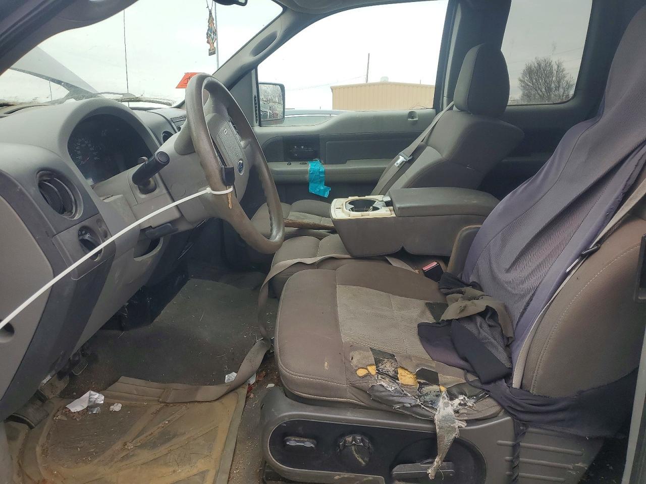 2005 Ford F150 - Image 7