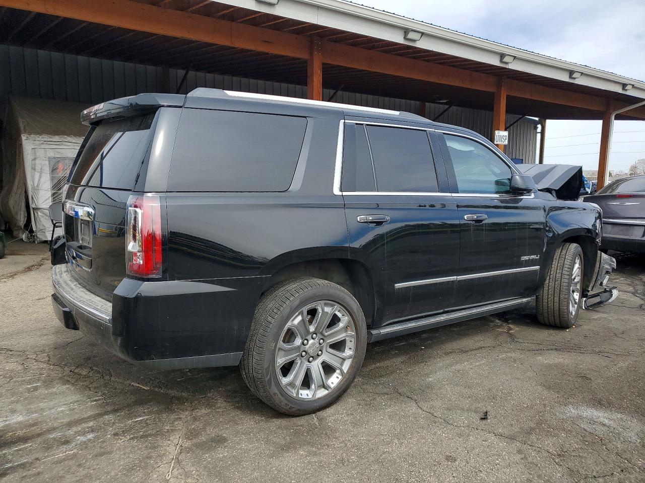 2016 GMC Yukon Denali - Фото 3