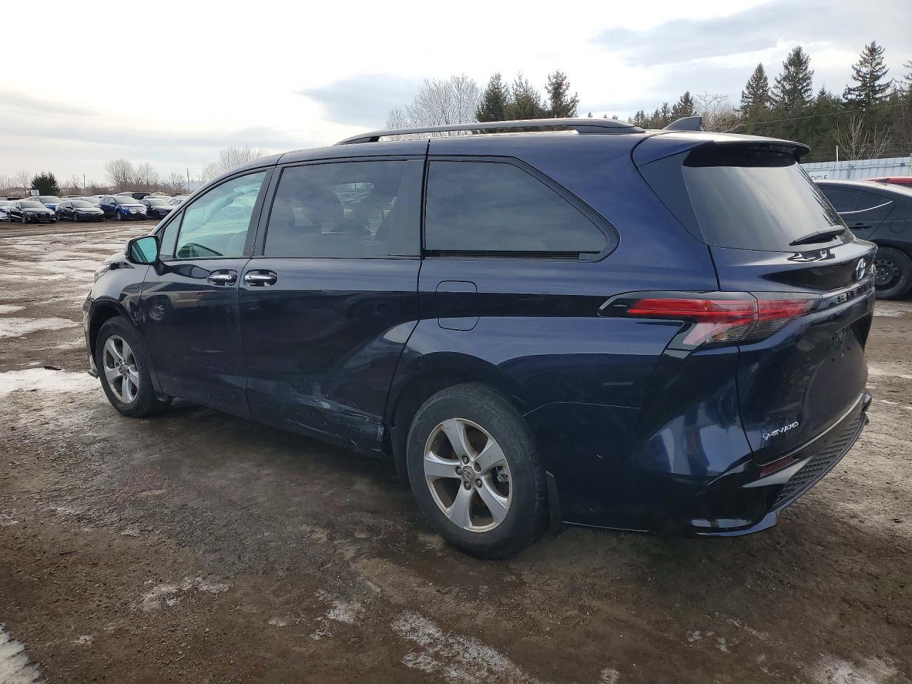 2025 Toyota Sienna Le - Image 2