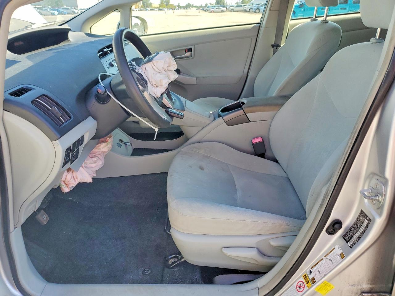 2012 Toyota Prius Two - Фото 7