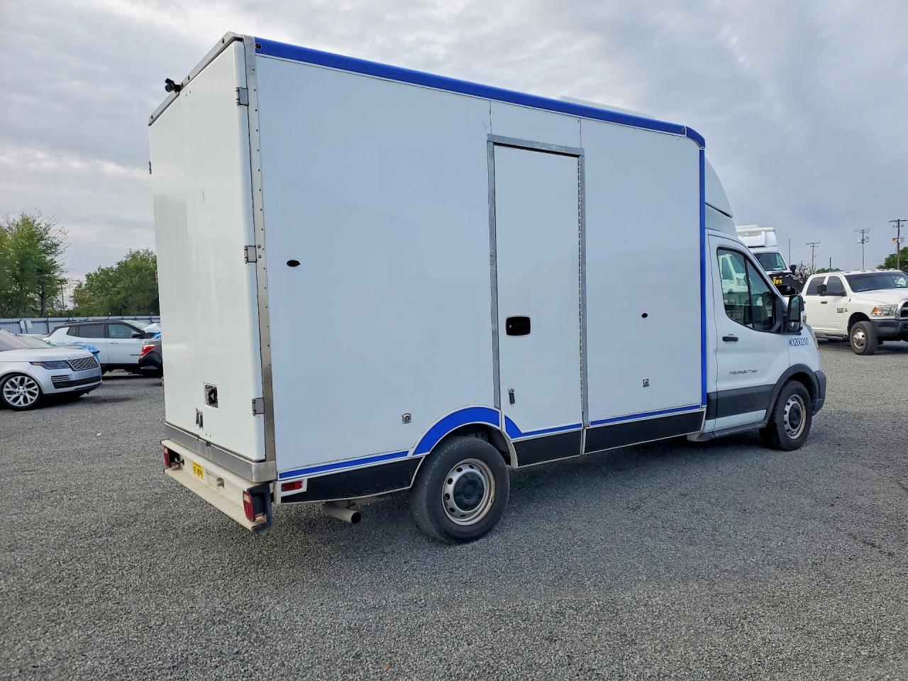2020 Ford Transit Delivery Truck - Фото 3