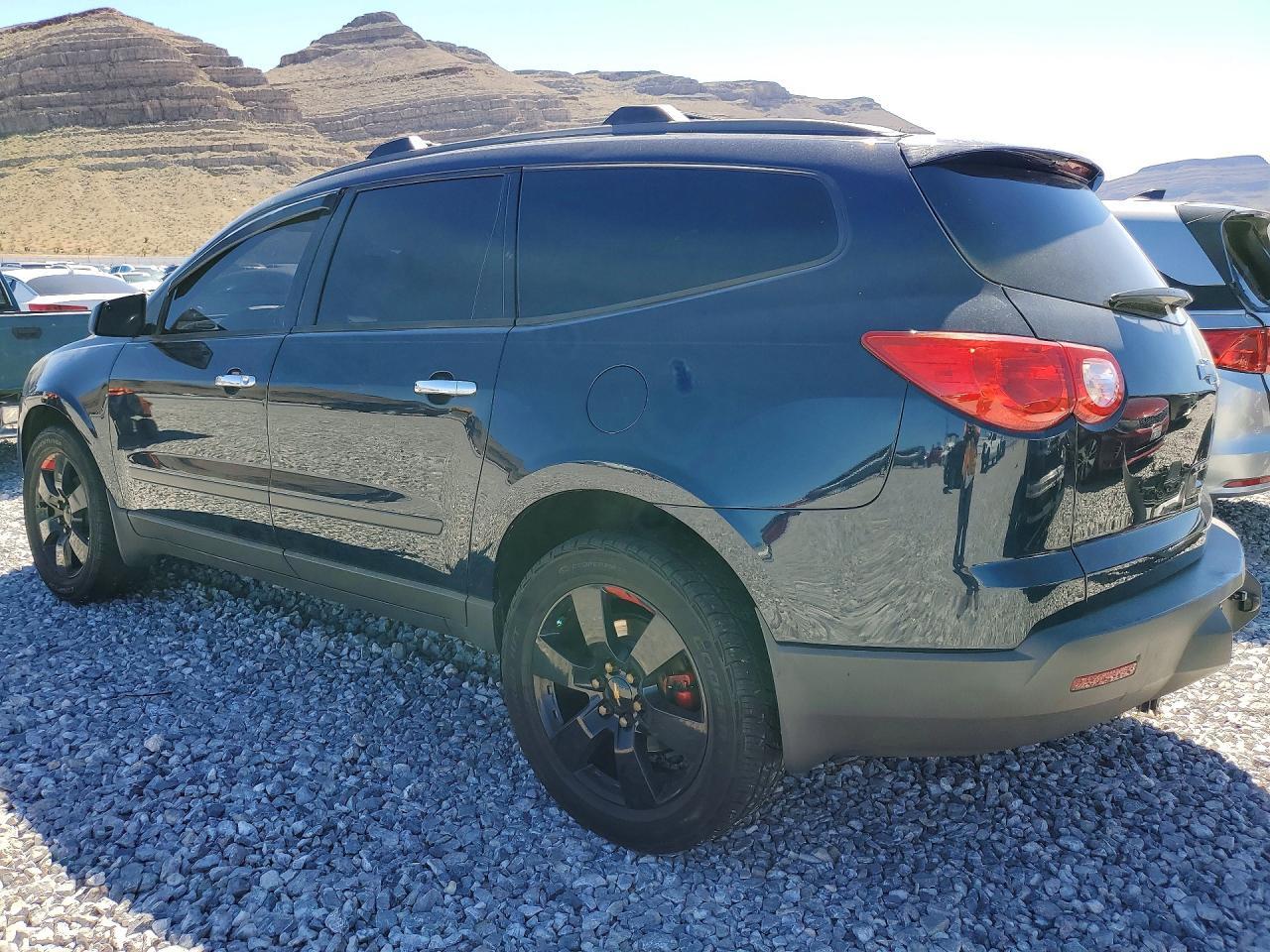 2011 Chevrolet Traverse Ls - Image 2