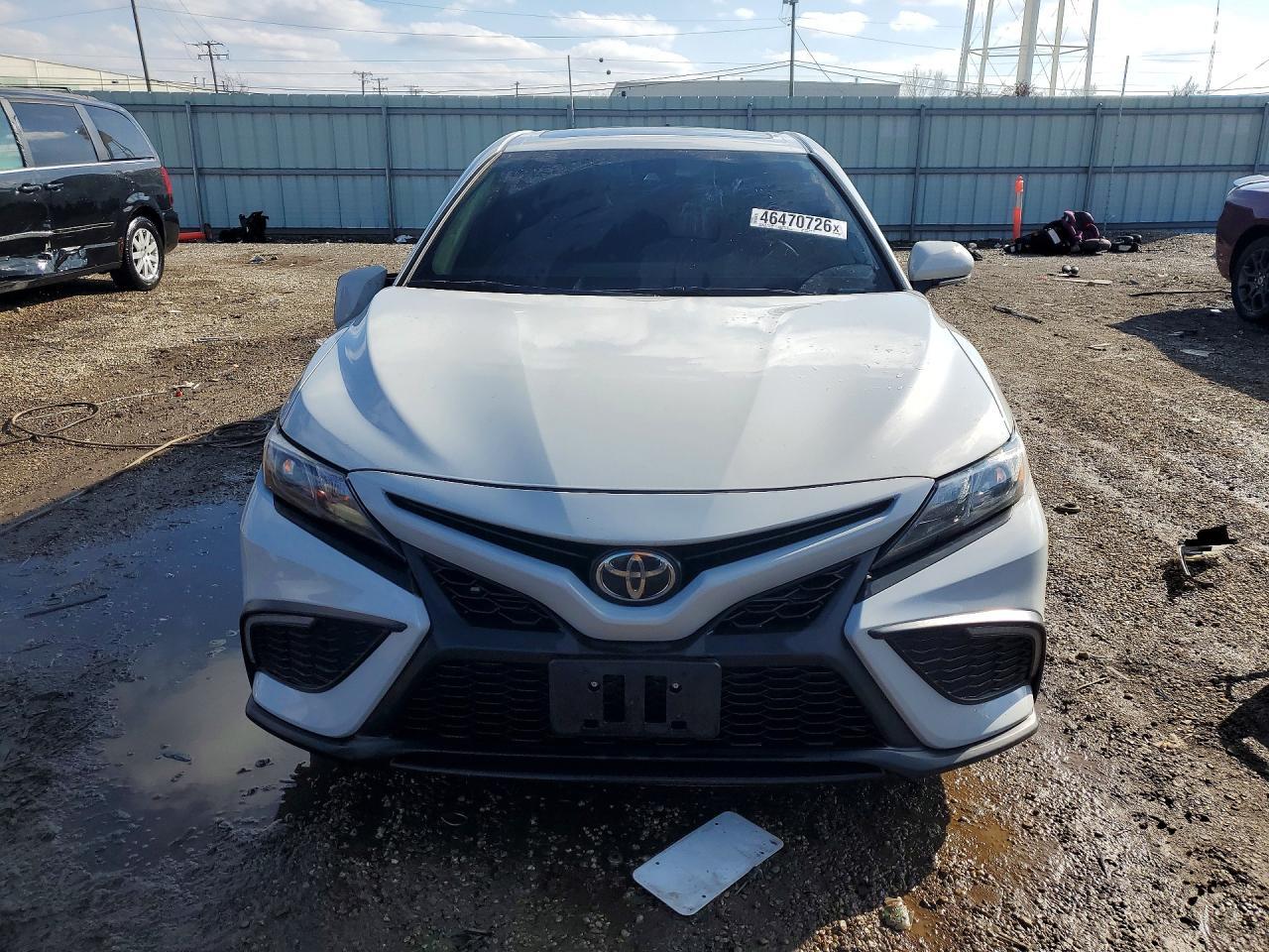 2024 Toyota Camry Se - Фото 5