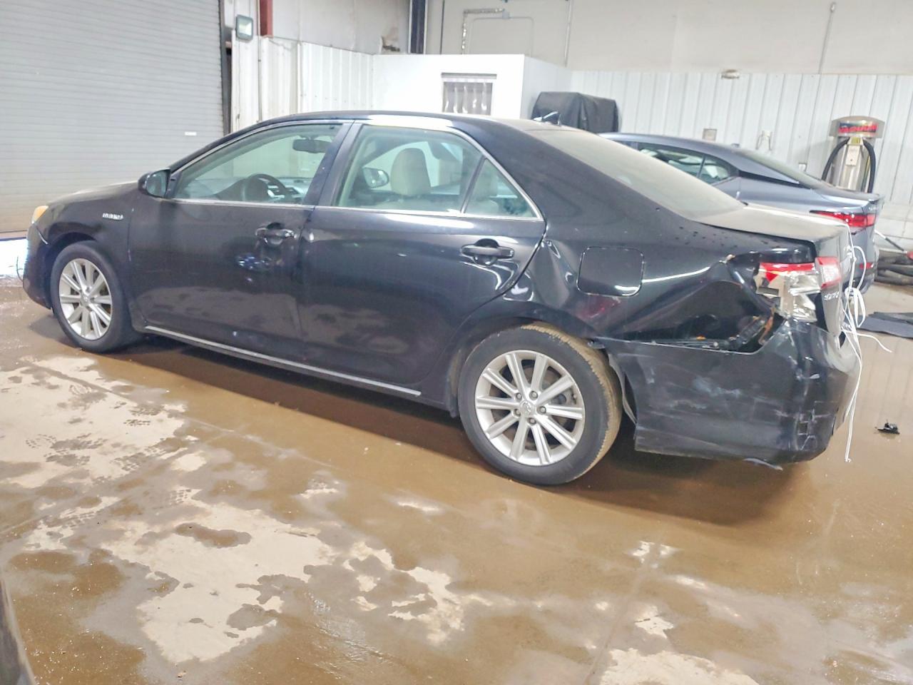 2013 Toyota Camry Hybrid Xle - Фото 2