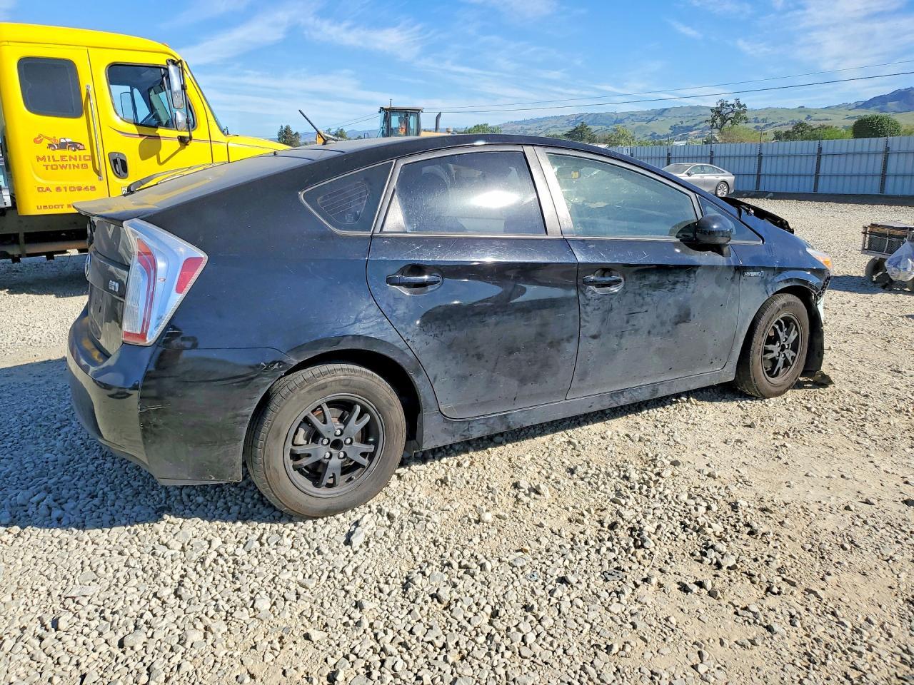 2013 Toyota Prius Two - Фото 3