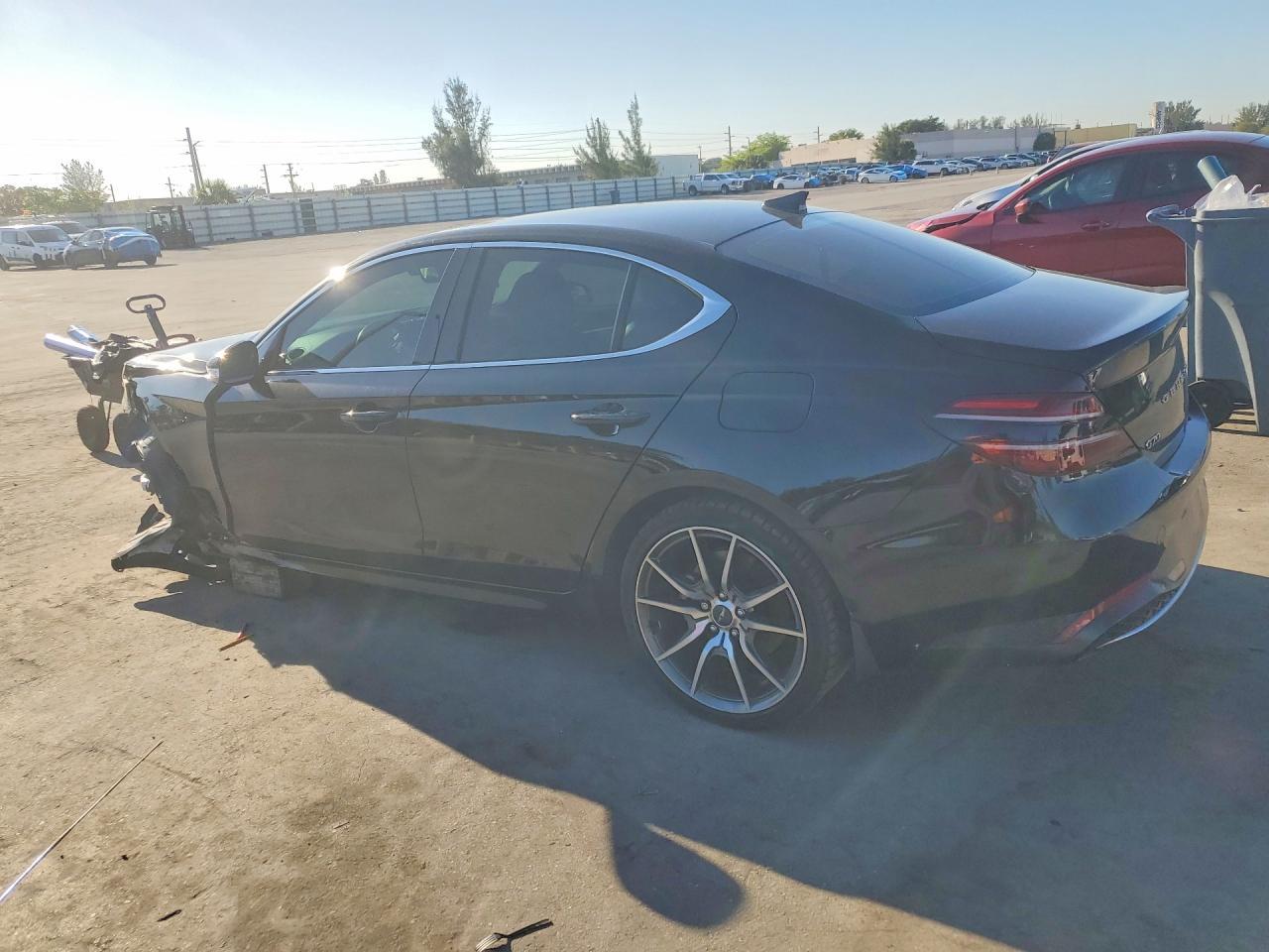 2023 Genesis G70 2.0T - Фото 2