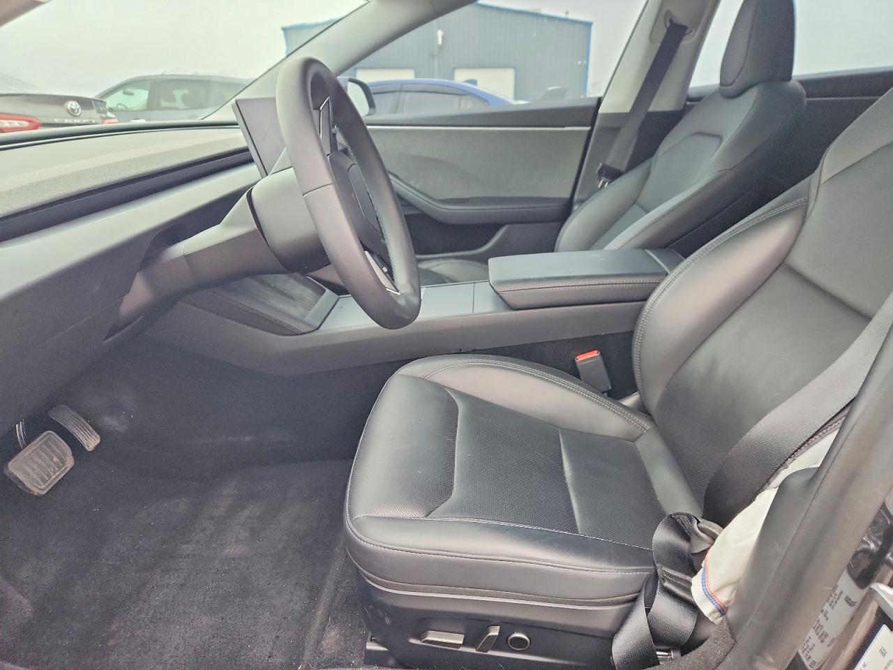 2025 Tesla Model 3 - Image 7