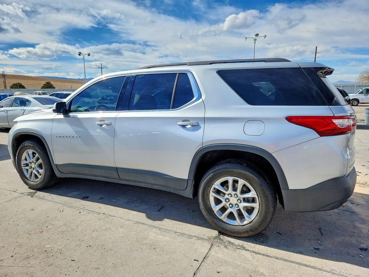 2020 Chevrolet Traverse Lt - Image 2