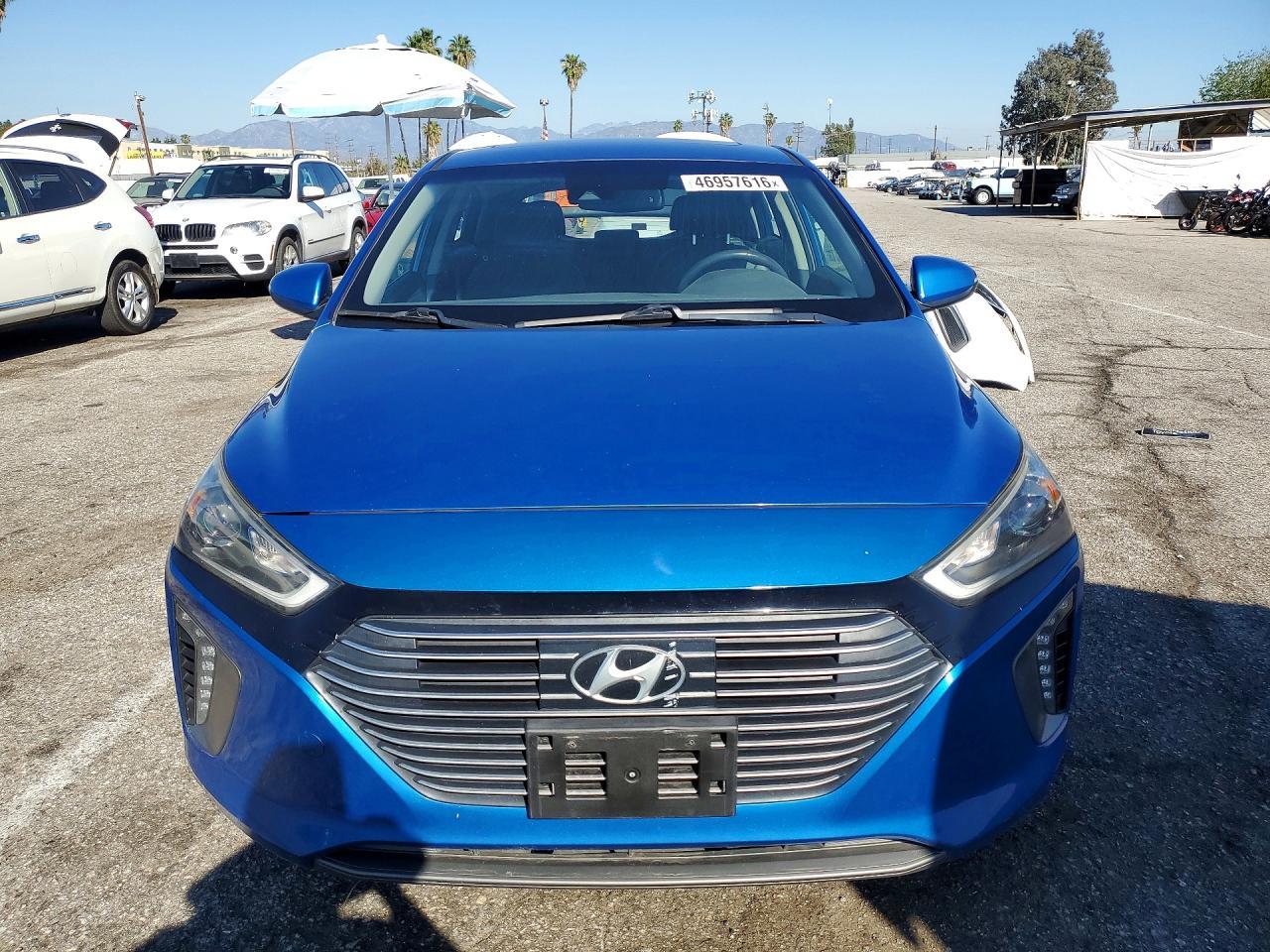 2017 Hyundai Ioniq Hybrid Limited - Image 5