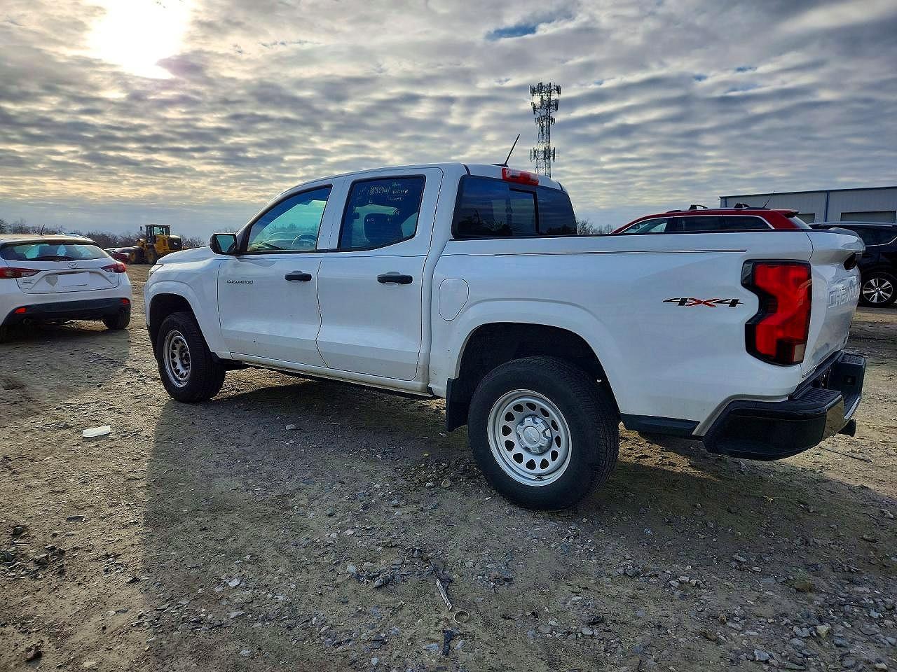 2023 Chevrolet Colorado - Фото 2